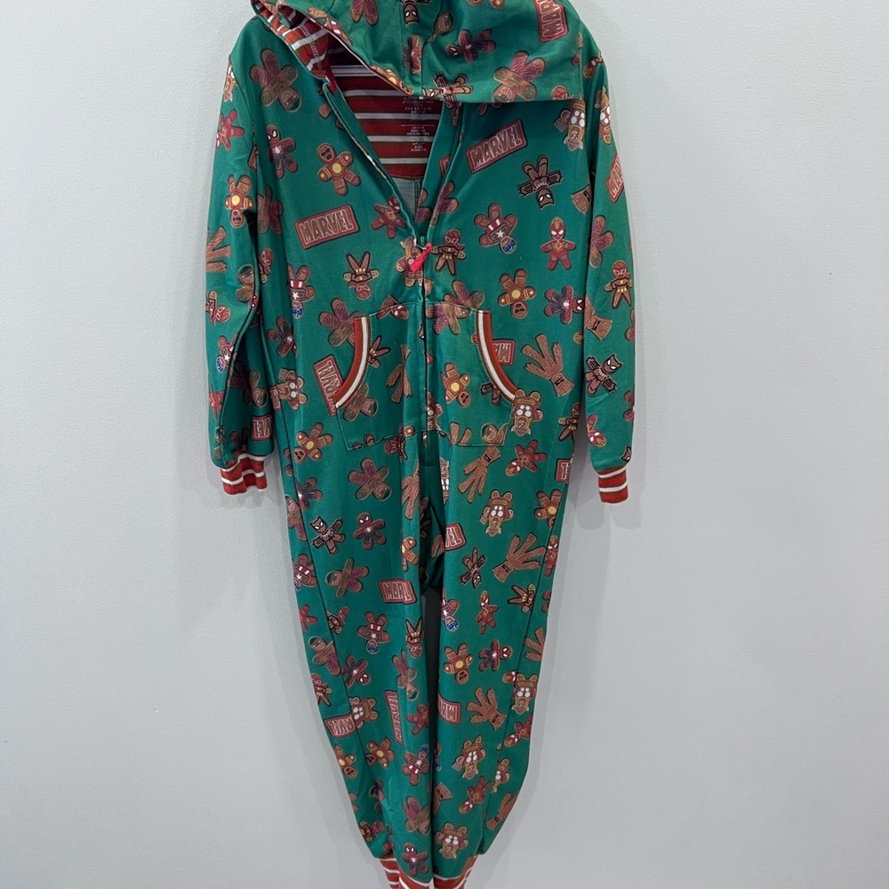 Disney Marvel Ginger Bread Onesie Pajama Size 5/6 - Picture 2 of 8